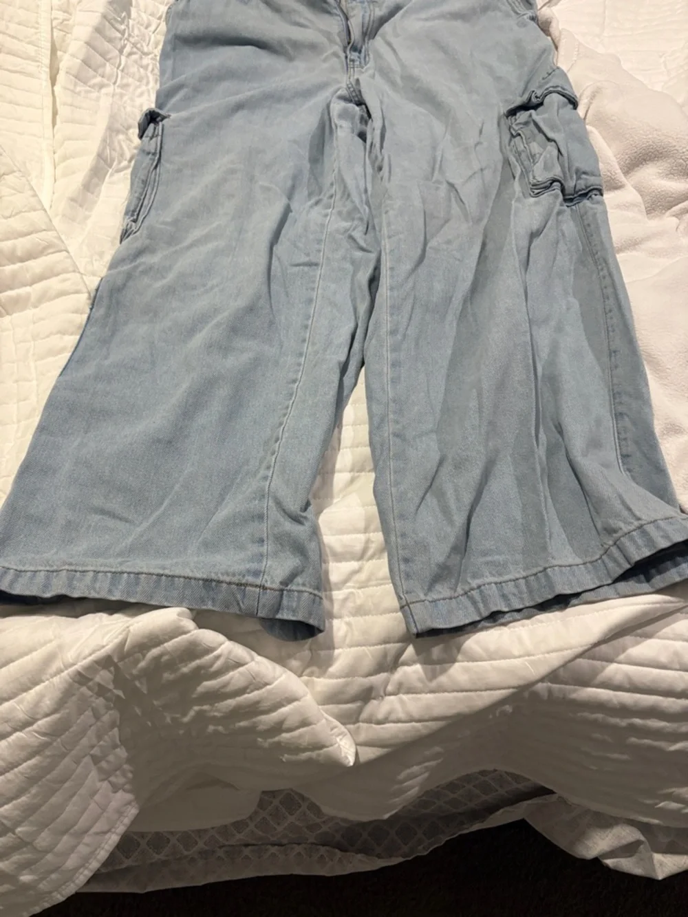Universal Thread Light Blue Denim Cargo Jeans - Picture 4 of 8